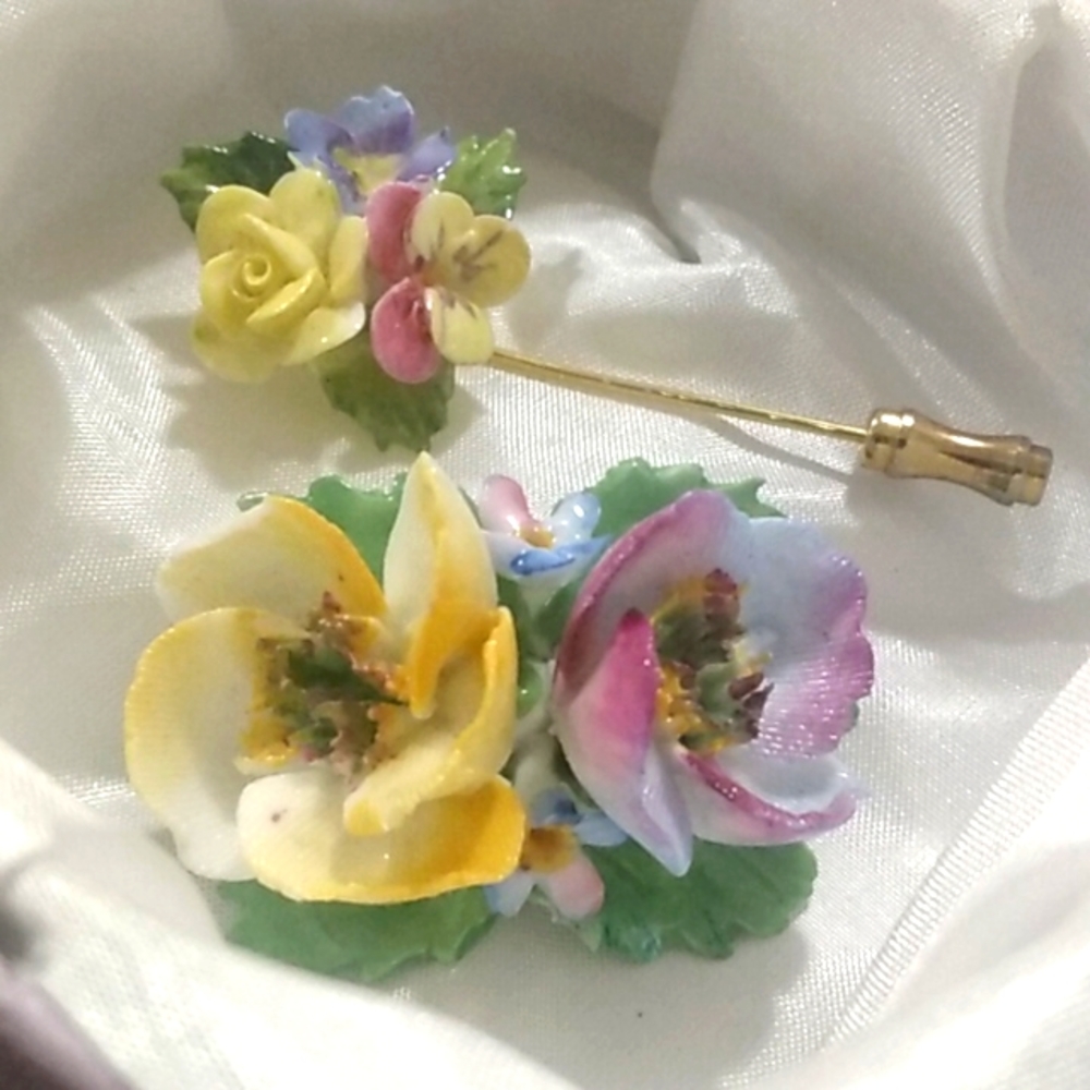 Crown China Crafts Made in England Mill St. Stoke Flower Brooch & Stick Pin